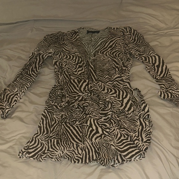 REFORMATION Whitby Zebra Print Long Sleeve Wrap Mini Dress - Picture 5 of 11